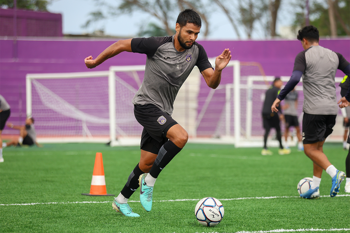 Diego Hernández habla sobre la pretemporada morada